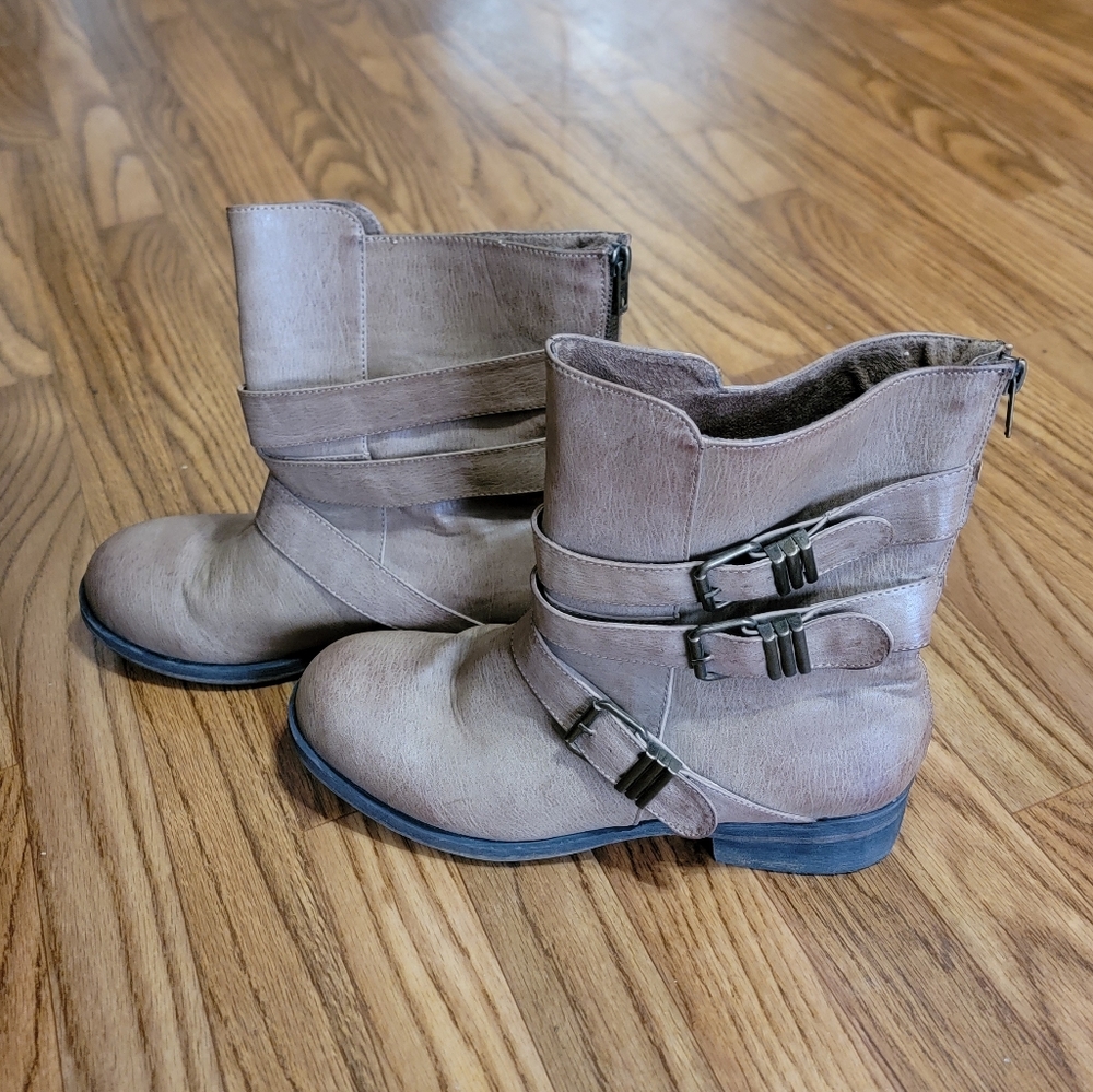 Call It Spring Vegan Leather Boots Size 10 - Picture 2 of 9